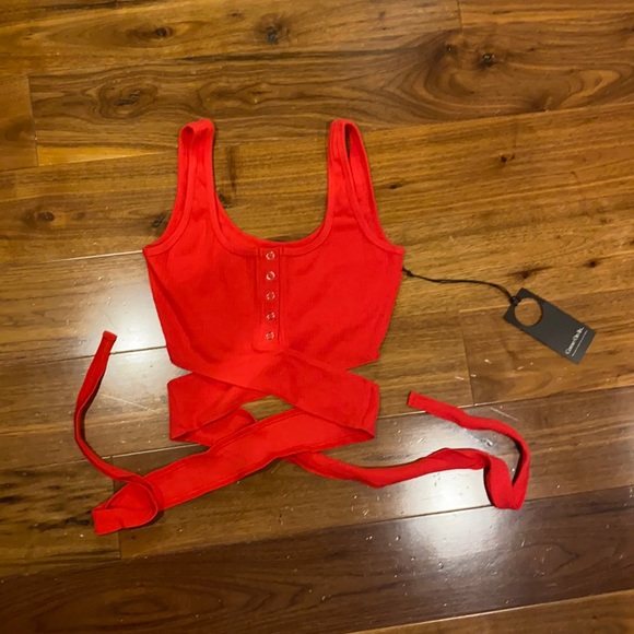 Privacy Please // Orion Tank in Red - Picture 4 of 4